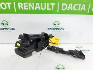 Used Rear bumper bracket, left Renault Captur II (RJB) 1.6 E-Tech 160 Price € 30,00 Margin scheme offered by Snuverink Autodemontage