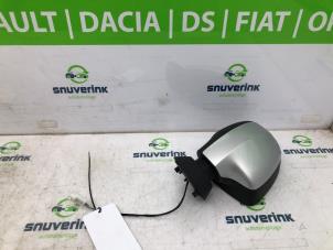 Usados Retrovisor externo derecha Dacia Logan MCV (KS) 1.6 16V Precio € 55,00 Norma de margen ofrecido por Snuverink Autodemontage