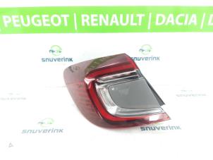 Gebrauchte Rücklicht links Renault Captur II (RJB) 1.6 E-Tech 160 Preis € 205,00 Margenregelung angeboten von Snuverink Autodemontage