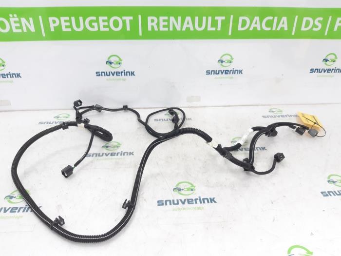Pdc wiring harness from a Renault Captur II (RJB) 1.6 E-Tech 160 2023