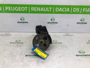 Usados Bomba de dirección asistida Peugeot 206 CC (2D) 2.0 16V Precio de solicitud ofrecido por Snuverink Autodemontage