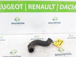 Gebrauchte Kühlerschlauch Renault Express 1.5 dCi 75 Preis auf Anfrage angeboten von Snuverink Autodemontage