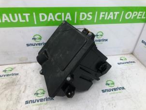 Used Fuse box Renault Master IV (MA/MB/MC/MD/MH/MF/MG/MH) 2.3 dCi 150 16V Price on request offered by Snuverink Autodemontage