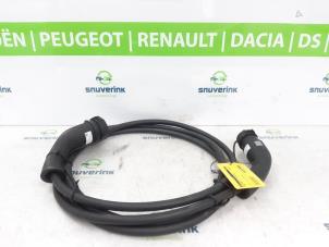 Używane Kabel ladowania samochodu elektrycznego Renault Megane E-Tech (RCBB) EV60 Cena € 229,90 Z VAT oferowane przez Snuverink Autodemontage