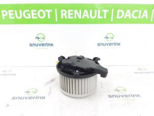 Używane Silnik wentylatora nagrzewnicy Renault Megane E-Tech (RCBB) EV60 Cena € 193,60 Z VAT oferowane przez Snuverink Autodemontage