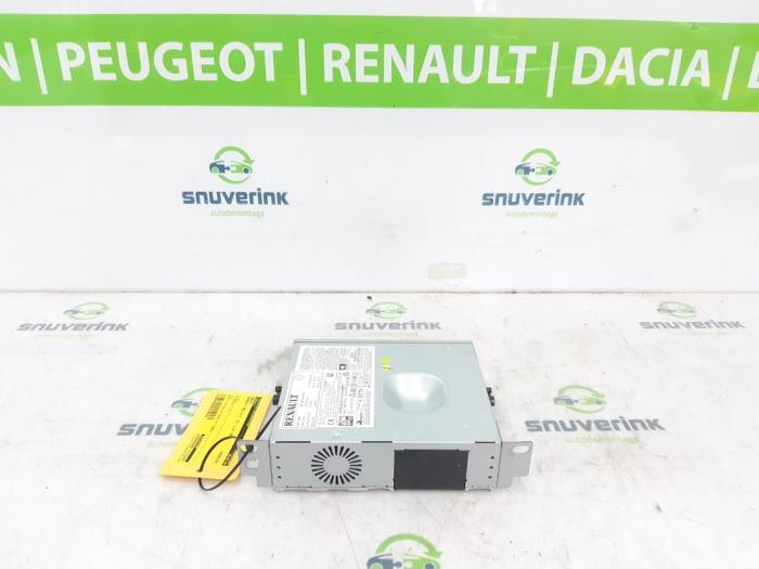 Używane Radio Renault Megane E-Tech (RCB) 60 kWh Cena € 635,25 Z VAT oferowane przez Snuverink Autodemontage