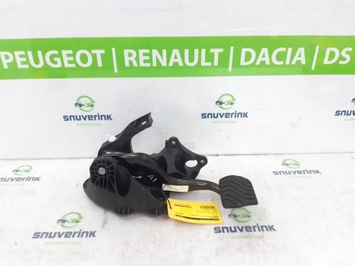 Używane Pedal hamulca Renault Megane E-Tech (RCB) 60 kWh Cena € 96,80 Z VAT oferowane przez Snuverink Autodemontage
