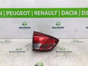 Używane Tylne swiatlo pozycyjne lewe Renault Clio IV Estate/Grandtour (7R) 1.5 Energy dCi 90 FAP Cena € 30,00 Procedura marży oferowane przez Snuverink Autodemontage