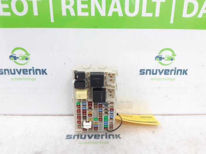 Begagnade Säkringsbox Renault Megane E-Tech (RCB) 60 kWh Pris € 60,48 Inklusive moms erbjuds av Snuverink Autodemontage