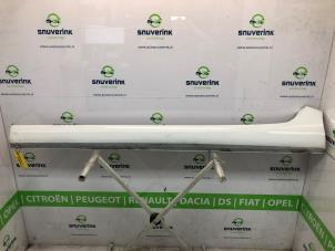 Used Sill, left Renault Zoé (AG) R90 Price on request offered by Snuverink Autodemontage