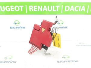 Usagé Borne de batterie Renault Zoé (AG) R90 Prix sur demande proposé par Snuverink Autodemontage