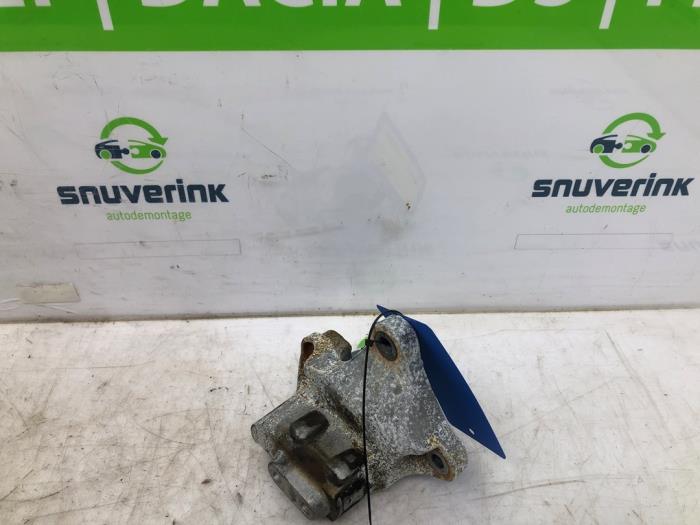 Used Engine mount Peugeot Expert (V1/VA/VB/VE/VF/VT/VY) 2.0 Blue HDi 120 16V Price € 38,10 Inclusive VAT offered by Snuverink Autodemontage