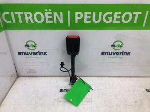 Used Front seatbelt buckle, right Opel Crossland (X) 1.2 Turbo 12V Price € 45,00 Margin scheme offered by Snuverink Autodemontage