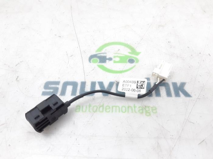 Używane Mikrofon DS Automobiles DS 7 1.6 16V E-Tense 225 Cena € 24,20 Z VAT oferowane przez Snuverink Autodemontage