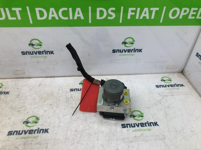Usagé Pompe ABS DS Automobiles DS 7 1.6 16V E-Tense 225 Prix € 310,37 Prix TTC proposé par Snuverink Autodemontage