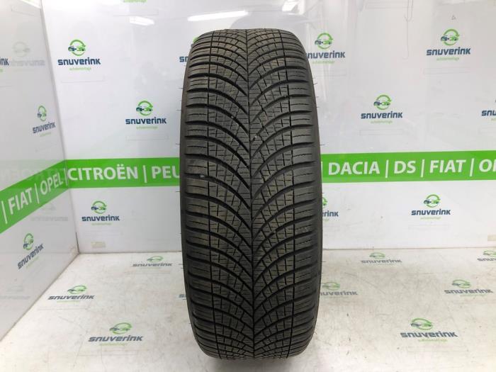 Używane Opona DS Automobiles DS 7 1.6 16V E-Tense 225 Cena € 30,23 Z VAT oferowane przez Snuverink Autodemontage