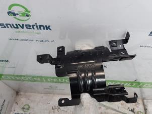 Used Water pump Peugeot 208 II (UB/UH/UP) e-208 Price on request offered by Snuverink Autodemontage