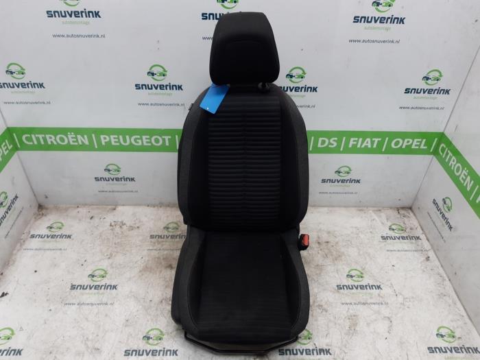 Używane Fotel prawy Peugeot 208 II (UB/UH/UP) e-208 50 kWh Cena € 95,00 Procedura marży oferowane przez Snuverink Autodemontage