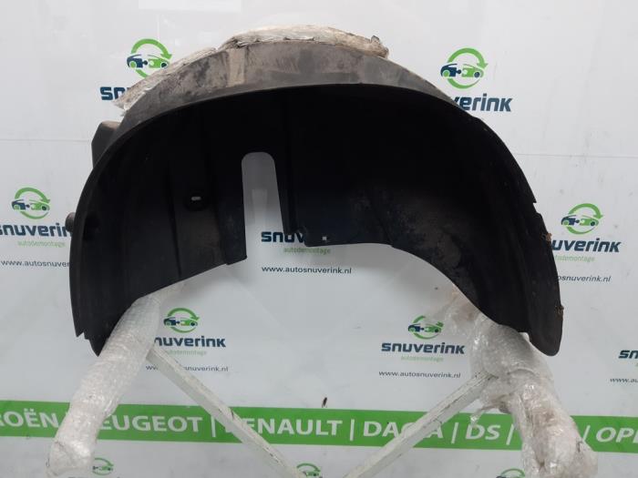 Używane Nadkole Citroen C3 Aircross I (2C/2R) 1.2 PureTech 82 Cena € 42,50 Procedura marży oferowane przez Snuverink Autodemontage