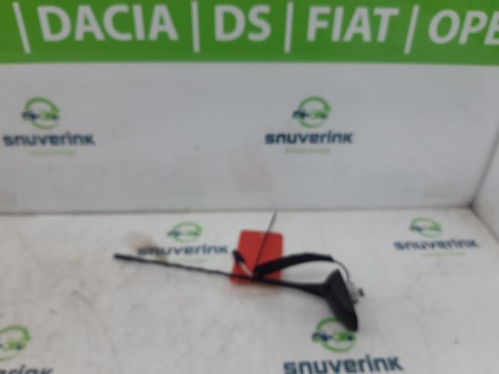 Używane Antena Citroen C3 Aircross I (2C/2R) 1.2 PureTech 82 Cena € 31,50 Procedura marży oferowane przez Snuverink Autodemontage