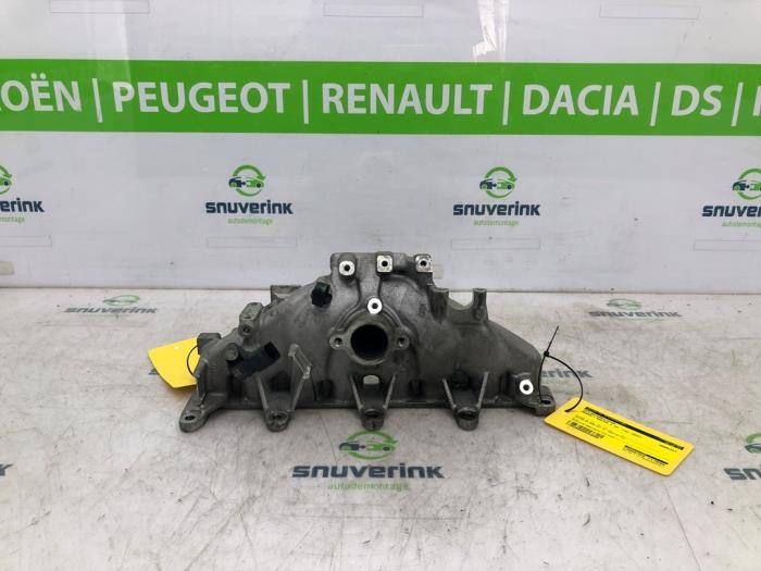 Używane Kolektor dolotowy Renault Master III (MA/MB/MC/MD/MH/MF/MG/MH) 2.3 dCi 150 16V Cena € 114,35 Z VAT oferowane przez Snuverink Autodemontage