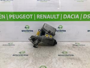 Used Oil filter housing Renault Master IV (MA/MB/MC/MD/MH/MF/MG/MH) 2.3 dCi 150 16V Price € 54,45 Inclusive VAT offered by Snuverink Autodemontage