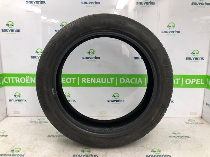 Używane Opona Renault Scénic IV (RFAJ) 1.5 Energy dCi 110 Cena € 24,98 Procedura marży oferowane przez Snuverink Autodemontage