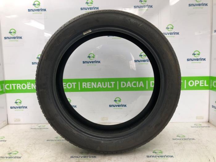 Używane Opona Renault Scénic IV (RFAJ) 1.5 Energy dCi 110 Cena € 24,98 Procedura marży oferowane przez Snuverink Autodemontage
