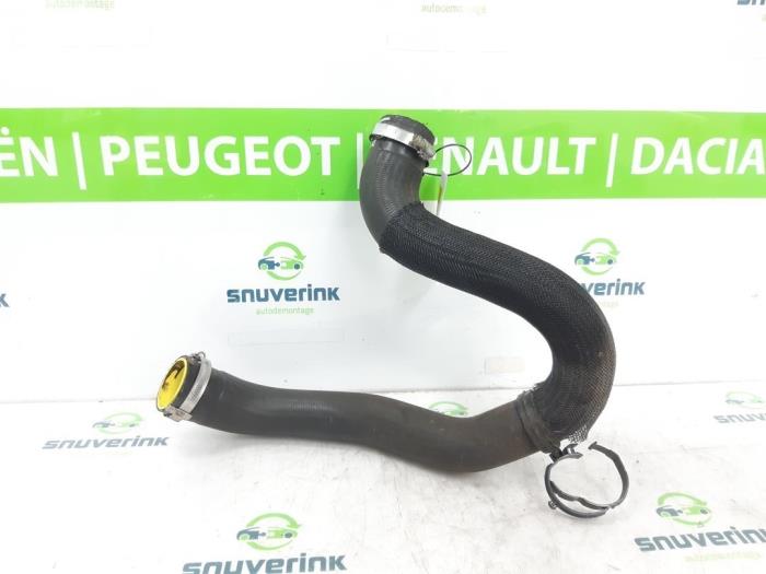Gebrauchte Intercooler Schlauch Opel Combo Cargo 1.5 CDTI 130 Preis € 41,65 Mit Mehrwertsteuer angeboten von Snuverink Autodemontage