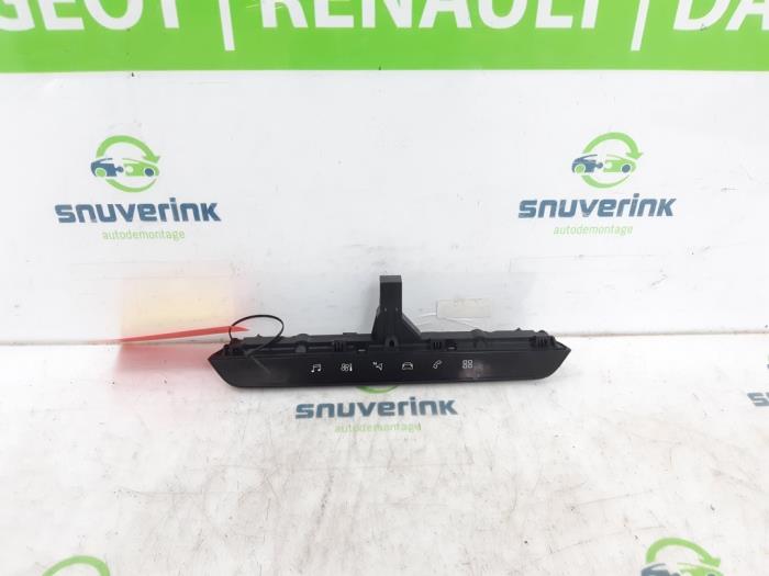 Usagé Commande ordinateur de bord Citroen C5 Aircross I (A4/AC/AJ/AR) 1.2 e-THP PureTech 130 Prix € 64,80 Prix TTC proposé par Snuverink Autodemontage