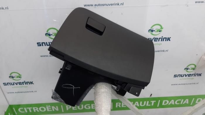 Begagnade Handskfack Opel Grandland (X) 1.2 Turbo 12V Pris € 73,02 Inklusive moms erbjuds av Snuverink Autodemontage