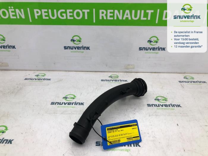 Usados Manguera intercooler Peugeot 208 II (UB/UH/UP) 1.2 Vti 12V PureTech 100 Precio € 30,86 IVA incluido ofrecido por Snuverink Autodemontage