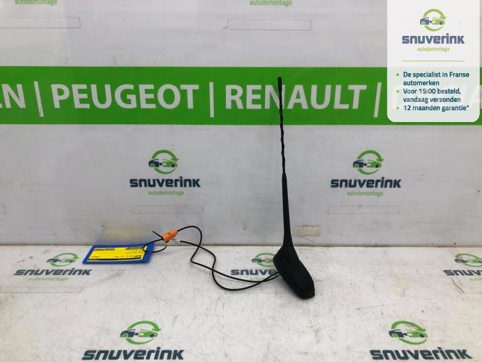 Używane Antena Peugeot 208 II (UB/UH/UP) 1.2 Vti 12V PureTech 100 Cena € 30,86 Z VAT oferowane przez Snuverink Autodemontage