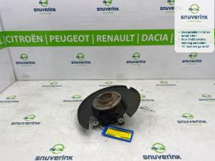 Usados Mangueta derecha detrás Peugeot 3008 II (M4/MC/MJ/MR) 1.2 12V e-THP PureTech 130 Precio € 50,00 Norma de margen ofrecido por Snuverink Autodemontage