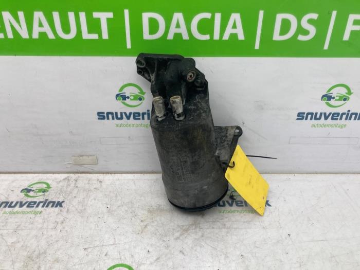 Gebrauchte Ölfiltergehäuse Renault Trafic New (FL) 2.5 dCi 16V 135 Preis € 45,00 Margenregelung angeboten von Snuverink Autodemontage