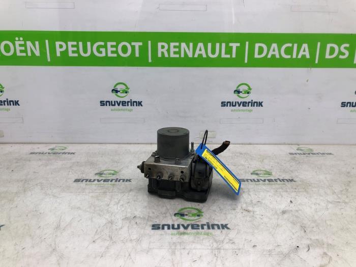 Używane Pompa ABS Peugeot Boxer (U9) 2.2 HDi 110 Euro 5 Cena € 185,13 Z VAT oferowane przez Snuverink Autodemontage