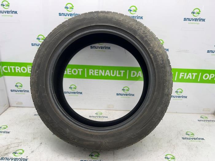 Używane Opona Nissan Qashqai (J11) 1.2 DIG-T 16V Cena € 24,98 Procedura marży oferowane przez Snuverink Autodemontage