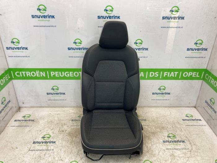 Używane Fotel lewy Renault Captur II (RJB) 1.3 Mild Hybrid 140, TCe 140 16V Cena € 150,00 Procedura marży oferowane przez Snuverink Autodemontage