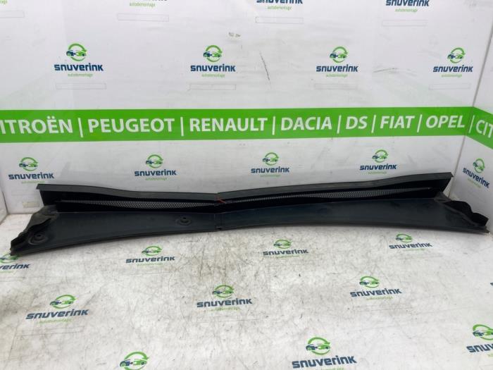 Używane Parawan Citroen C3 Aircross I (2C/2R) 1.2 e-THP PureTech 110 Cena € 39,98 Procedura marży oferowane przez Snuverink Autodemontage