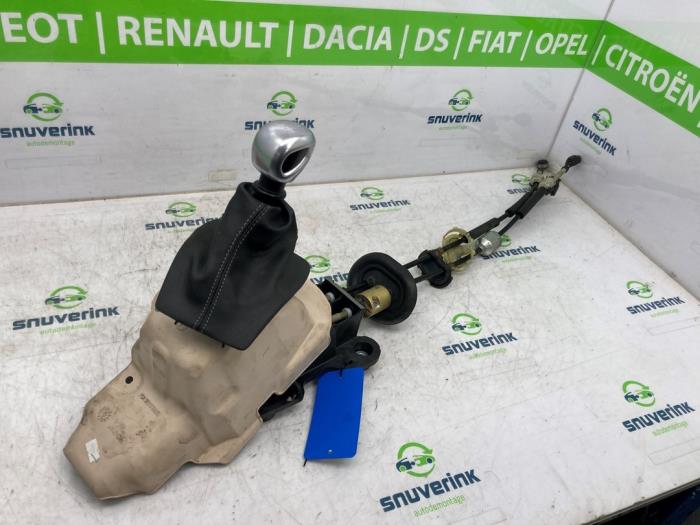 Gebrauchte Schaltbox Peugeot 2008 (CU) 1.2 12V e-THP PureTech 130 Preis € 44,20 Margenregelung angeboten von Snuverink Autodemontage