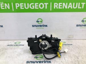 Begagnade Klockfjäder, airbag Renault Clio IV Estate/Grandtour (7R) 1.5 Energy dCi 90 FAP Pris € 102,83 Inklusive moms erbjuds av Snuverink Autodemontage
