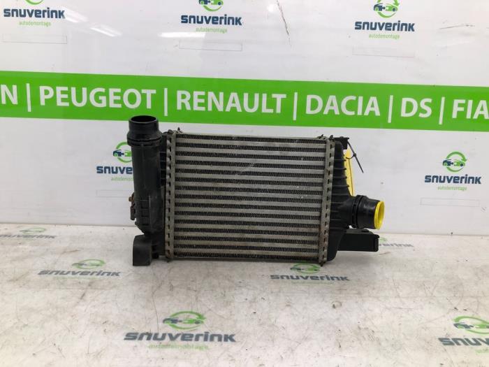 Usados Intercooler Renault Clio IV Estate/Grandtour (7R) 1.5 Energy dCi 90 FAP Precio € 46,28 IVA incluido ofrecido por Snuverink Autodemontage