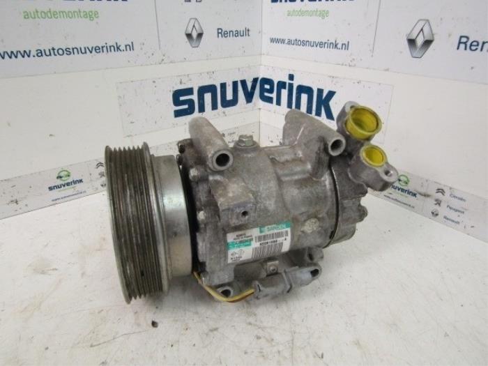 Usagé Pompe clim Renault Twingo II (CN) 1.2 16V Prix € 34,47 Règlement à la marge proposé par Snuverink Autodemontage