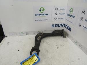 Used Front wishbone, left Peugeot 407 (6D) 1.8 16V Price € 70,00 Margin scheme offered by Snuverink Autodemontage