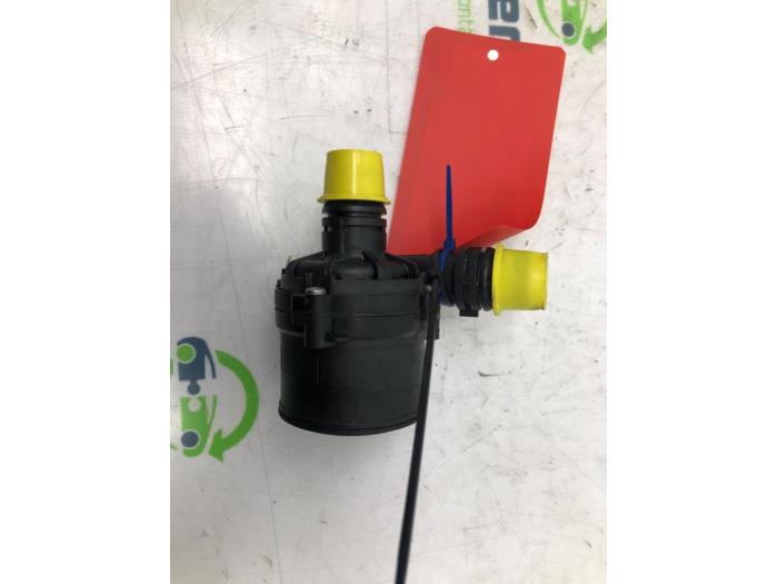 Begagnade Vattenpump DS Automobiles DS 7 1.6 16V E-Tense 300 4x4 Pris € 90,75 Inklusive moms erbjuds av Snuverink Autodemontage