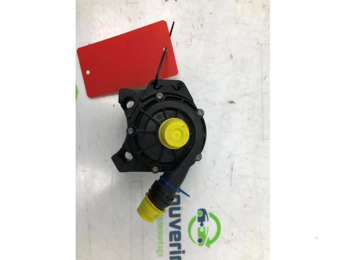 Begagnade Vattenpump DS Automobiles DS 7 1.6 16V E-Tense 300 4x4 Pris € 77,14 Inklusive moms erbjuds av Snuverink Autodemontage