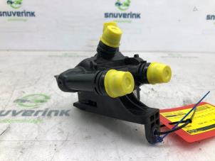 Usagé Boîtier thermostat DS Automobiles DS 7 1.6 16V E-Tense 300 4x4 Prix € 48,40 Prix TTC proposé par Snuverink Autodemontage