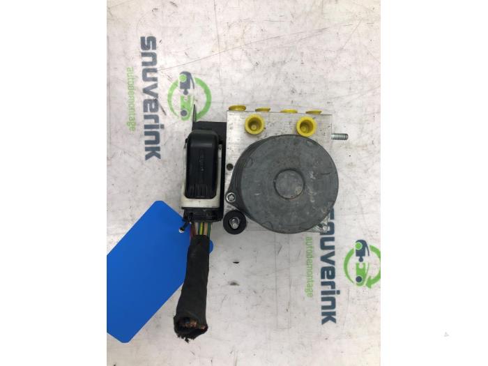 Usagé Bloc ABS Peugeot Partner (EA//EF/EN/EU) 1.5 BlueHDi 100 Prix € 223,85 Prix TTC proposé par Snuverink Autodemontage