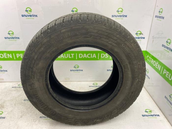 Używane Opona Volkswagen Crafter (SY) 2.0 TDI FWD Cena € 30,23 Z VAT oferowane przez Snuverink Autodemontage