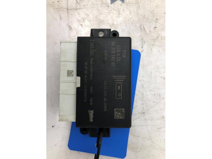 Begagnade PDC-modul Peugeot 208 II (UB/UH/UP) 1.2 Vti 12V PureTech 100 Pris € 36,00 Marginaltabell erbjuds av Snuverink Autodemontage